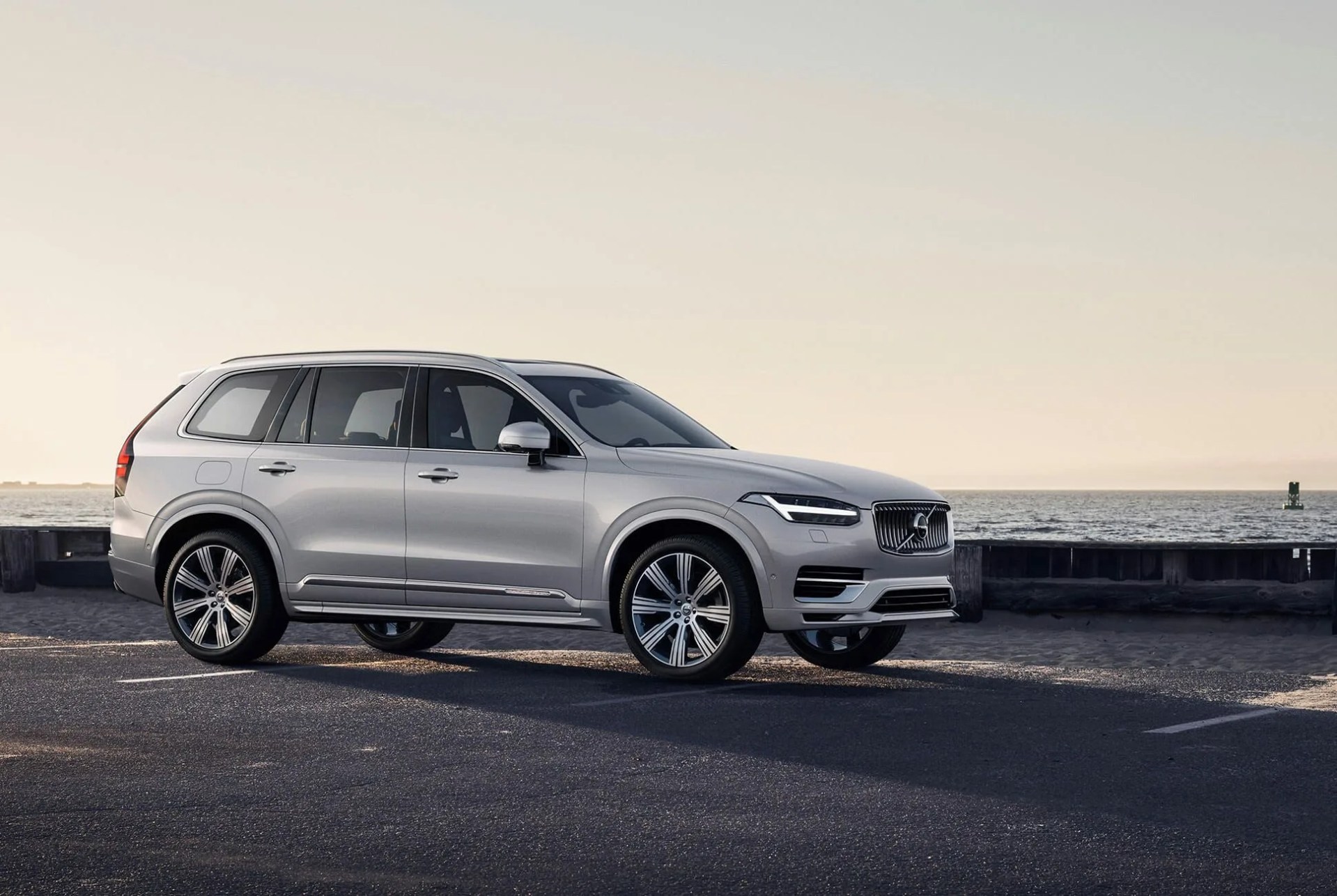 2020 volvo xc90 t8 review gear patrol slide 1