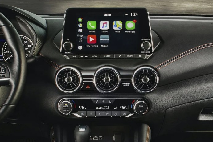2020 nissan snetra infotainment
