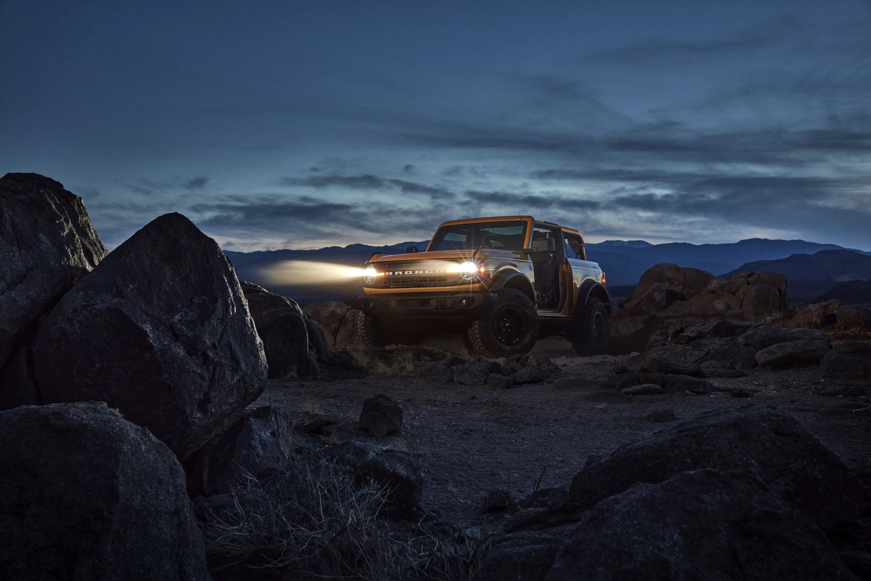 pre production 2021 two door bronco black diamond series in cyber orange metallic tri coat with sasquatch™ off road package