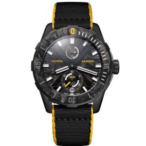black dive watch