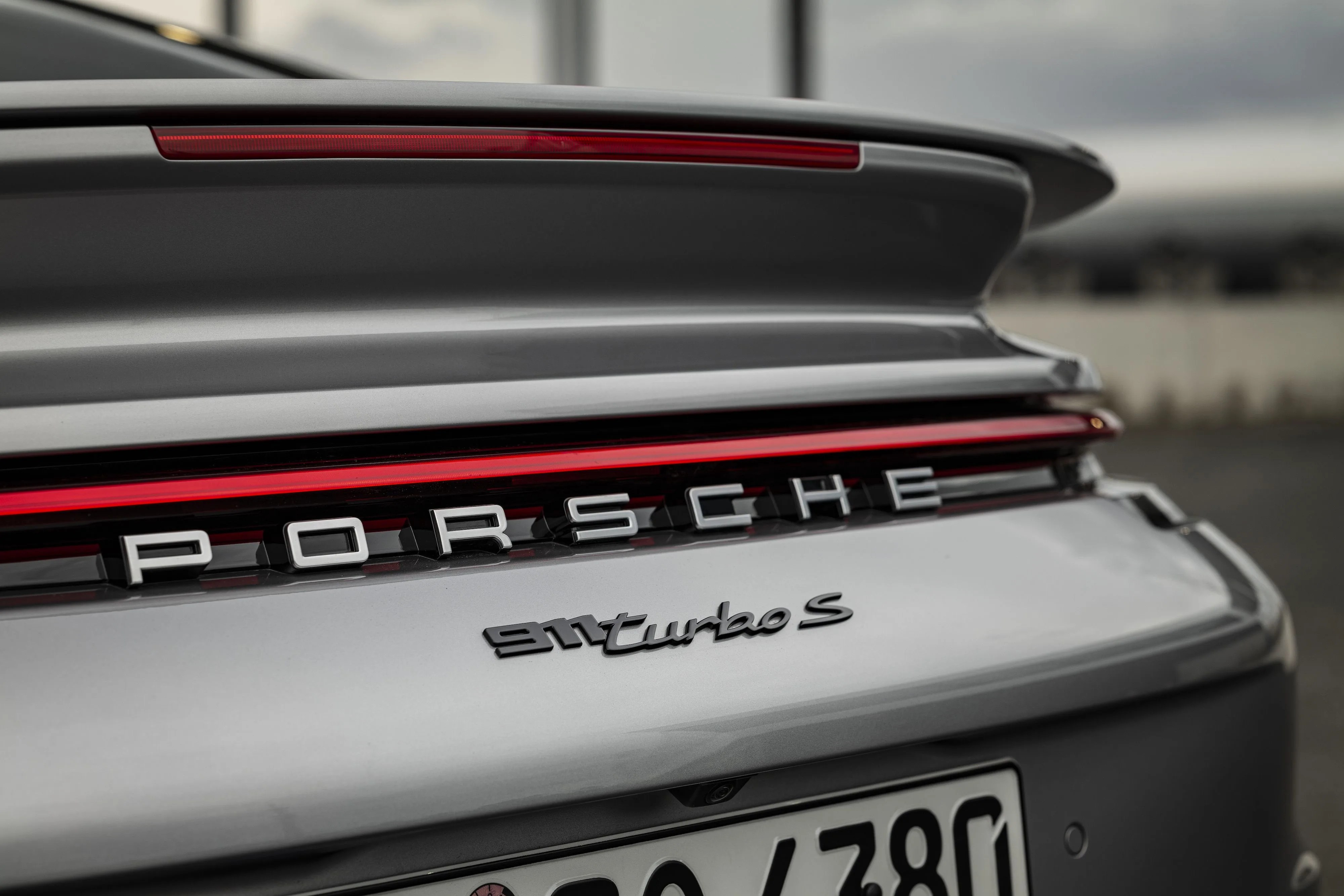 porsche 911 turbo s emblem logo