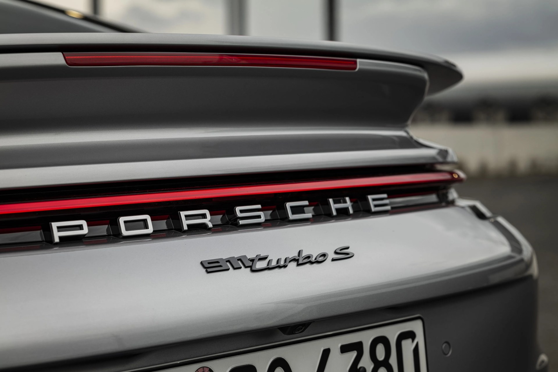 porsche 911 turbo s emblem logo