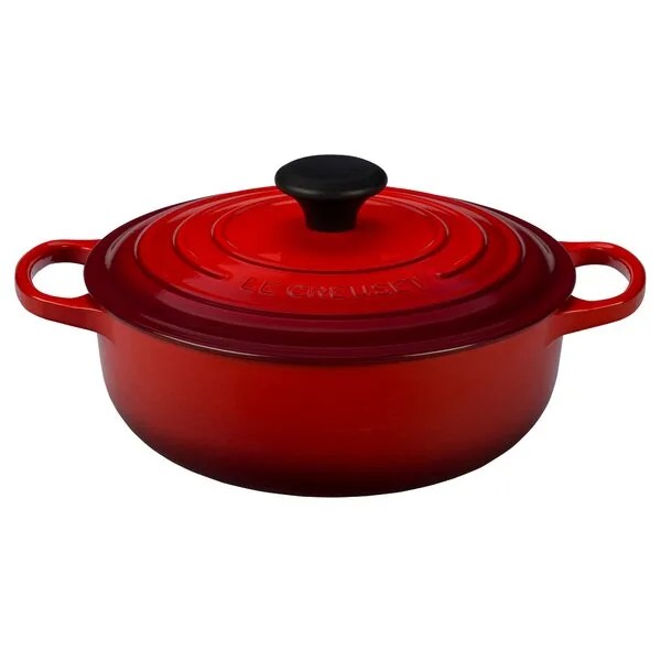 A sauteuse cooking pot