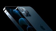 iphone 12 pro front and back shown together