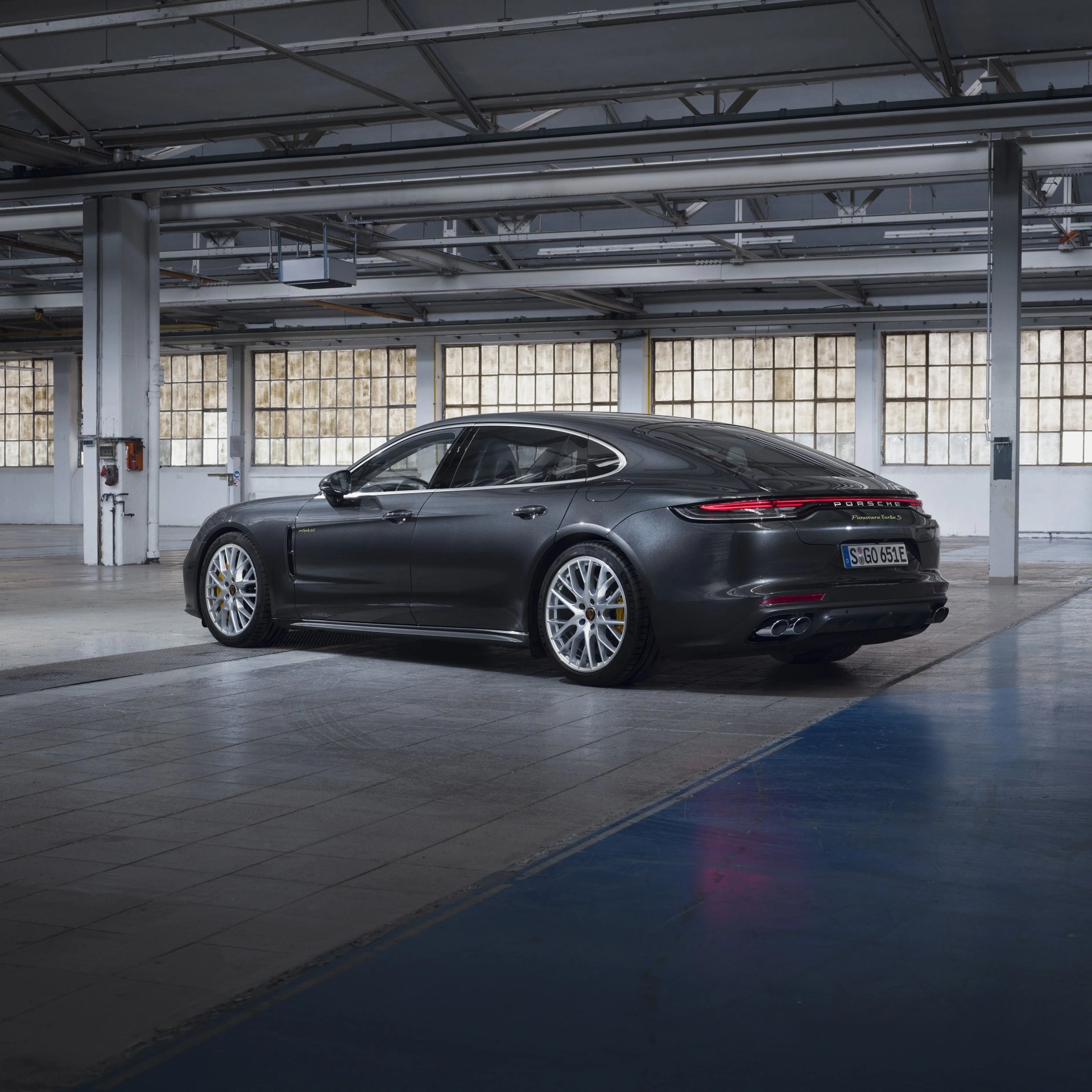 porsche panamera turbo s e hybrid 2021
