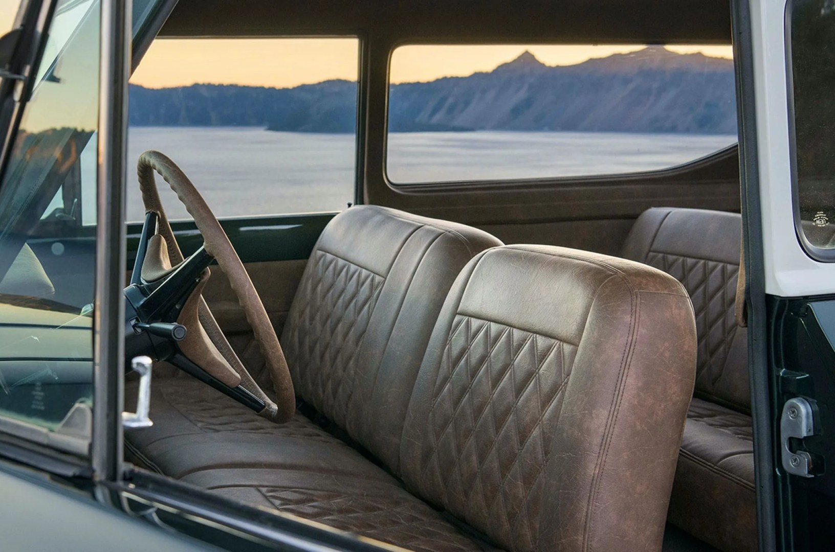 international scout 1973 omaze interior