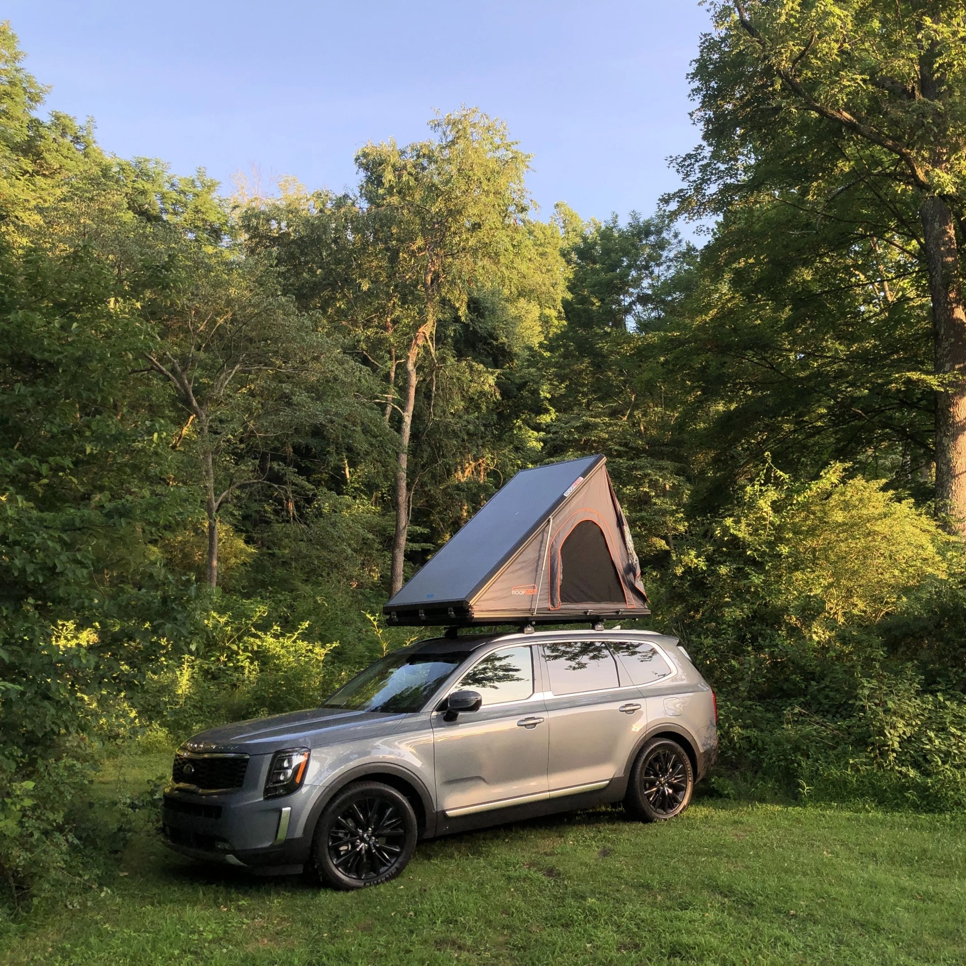 roofnest falcon rooftop tent on a kia telluride