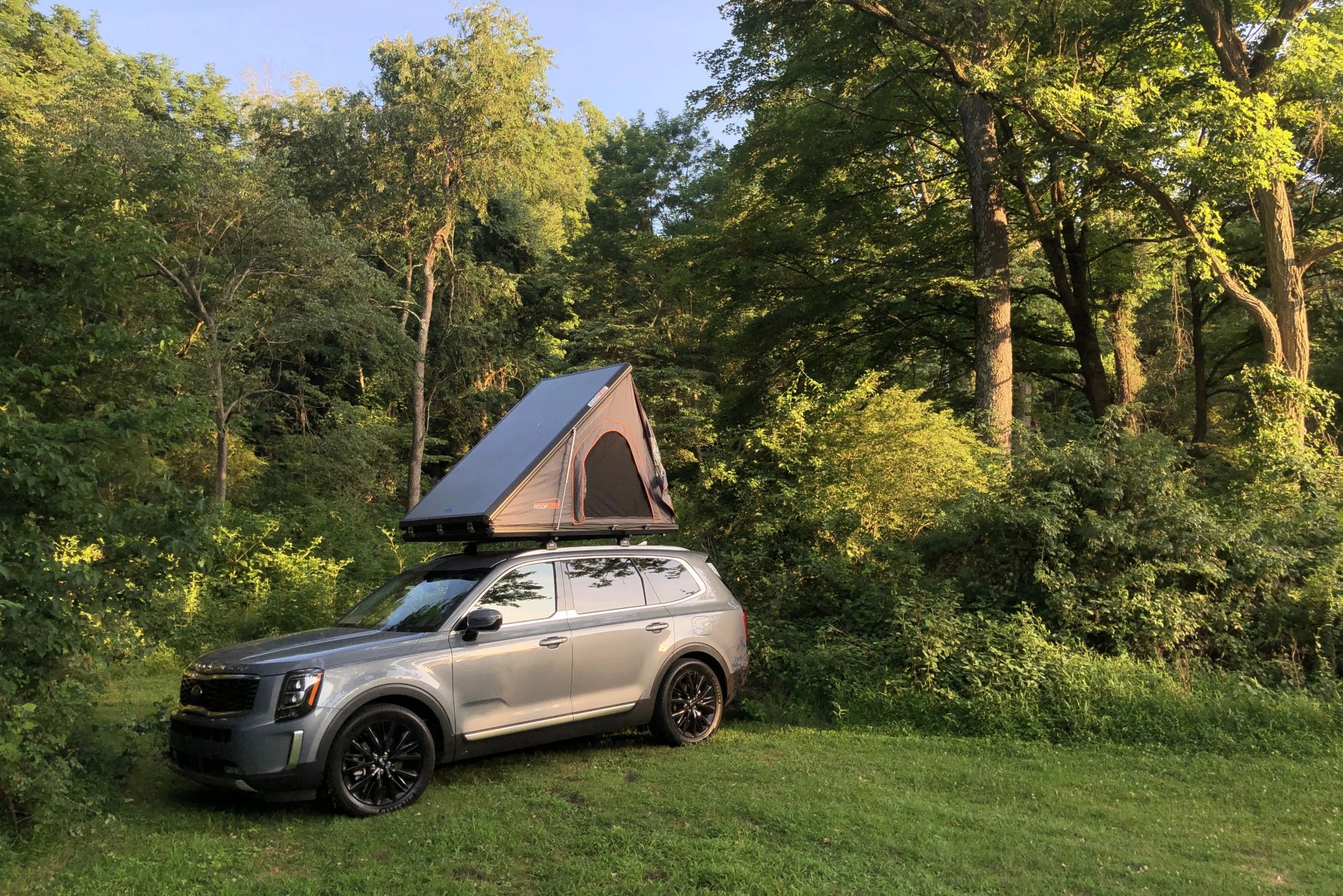roofnest falcon rooftop tent on a kia telluride