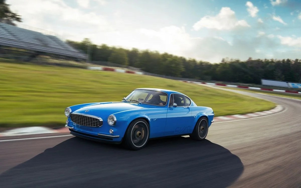 volvo p1800 cyan