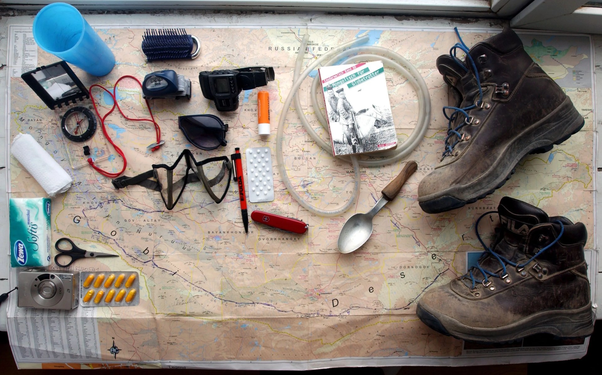 reinhold messner's five week hike though the gobi desert