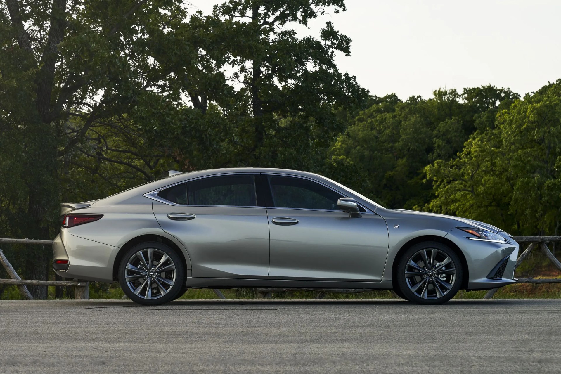 2021 lexus es 250 awd f sport