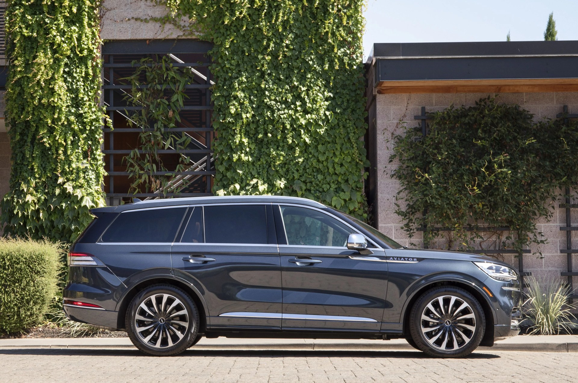 lincoln aviator grand touring black label