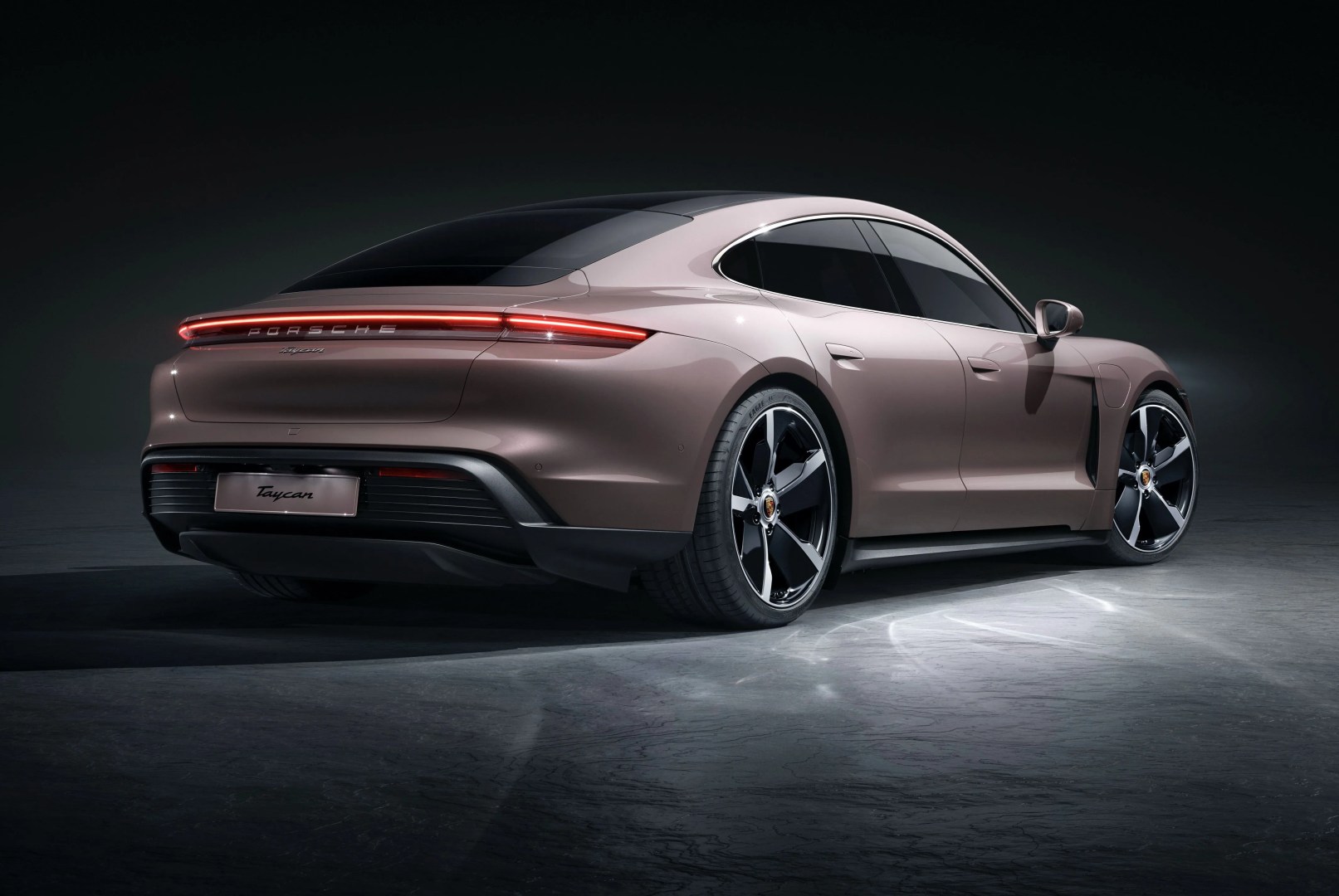 porsche taycan base rwd