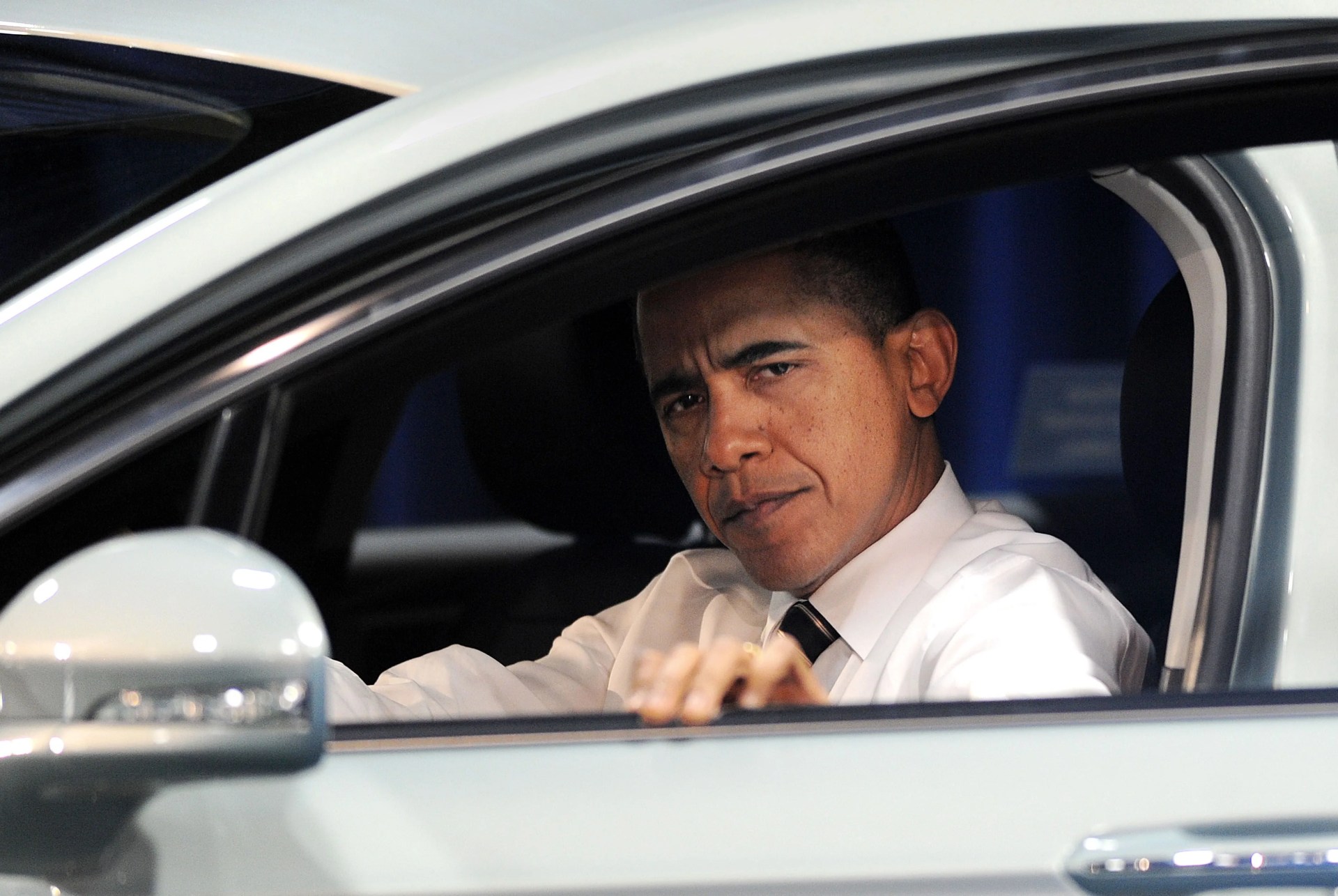 president obama visits the dc auto show