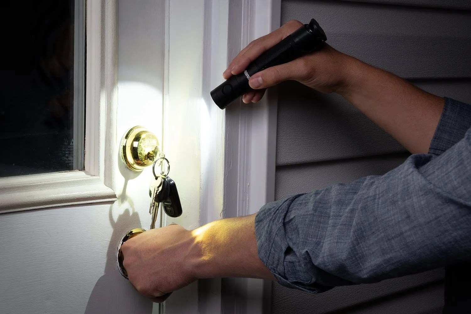 sabre flashlight pepper spray