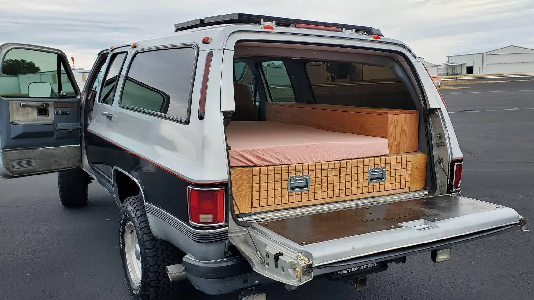 1989 chevrolet suburban 2500 camper van