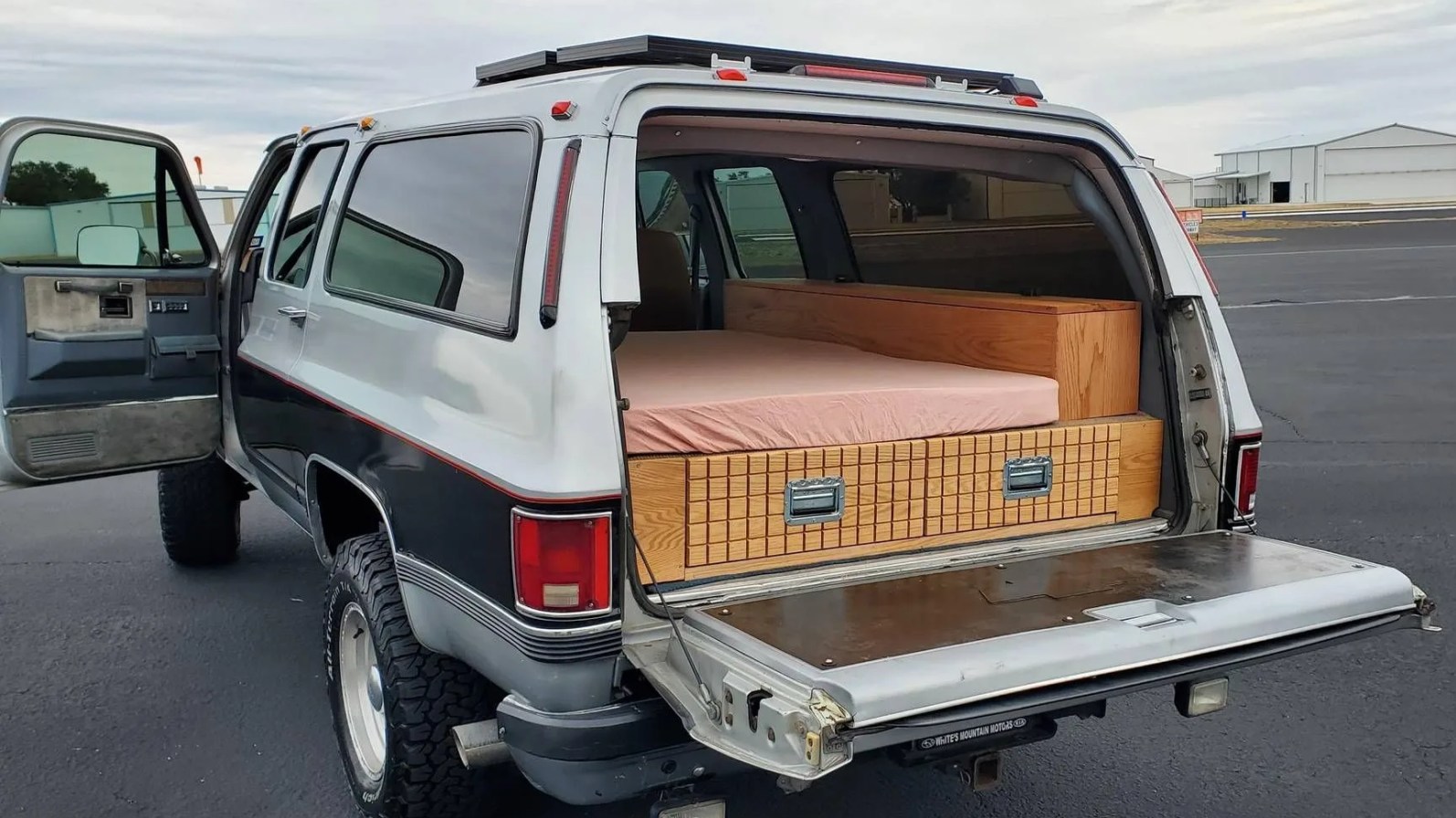1989 chevrolet suburban 2500 camper van