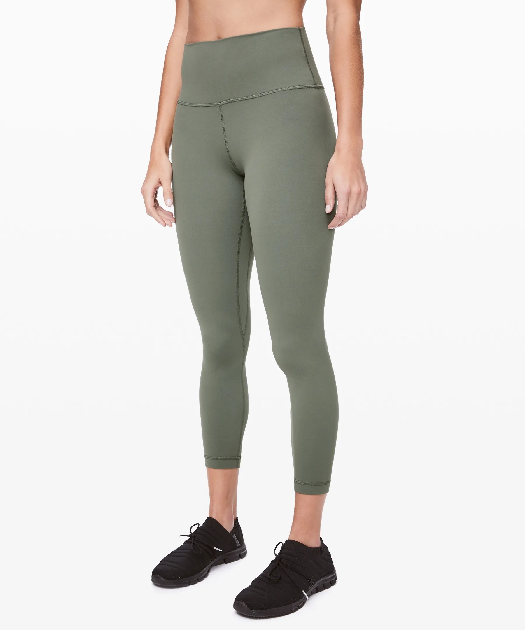 A model wearing yoga pants