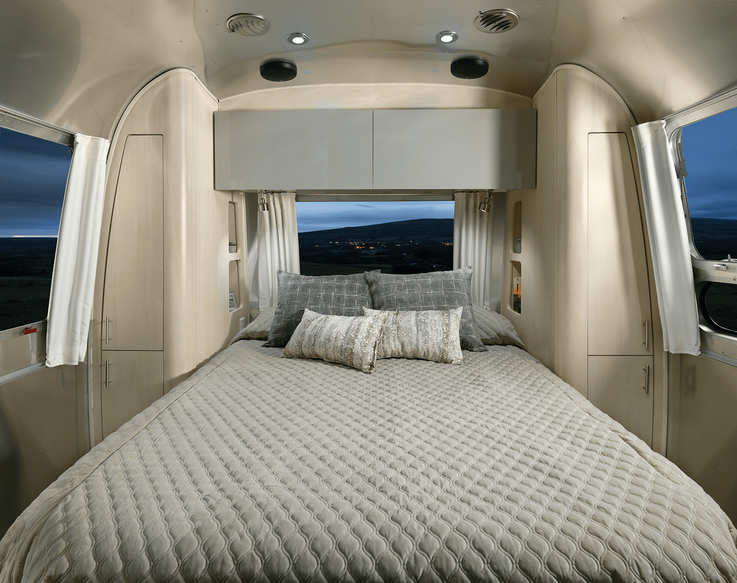 airstream flying cloud home office