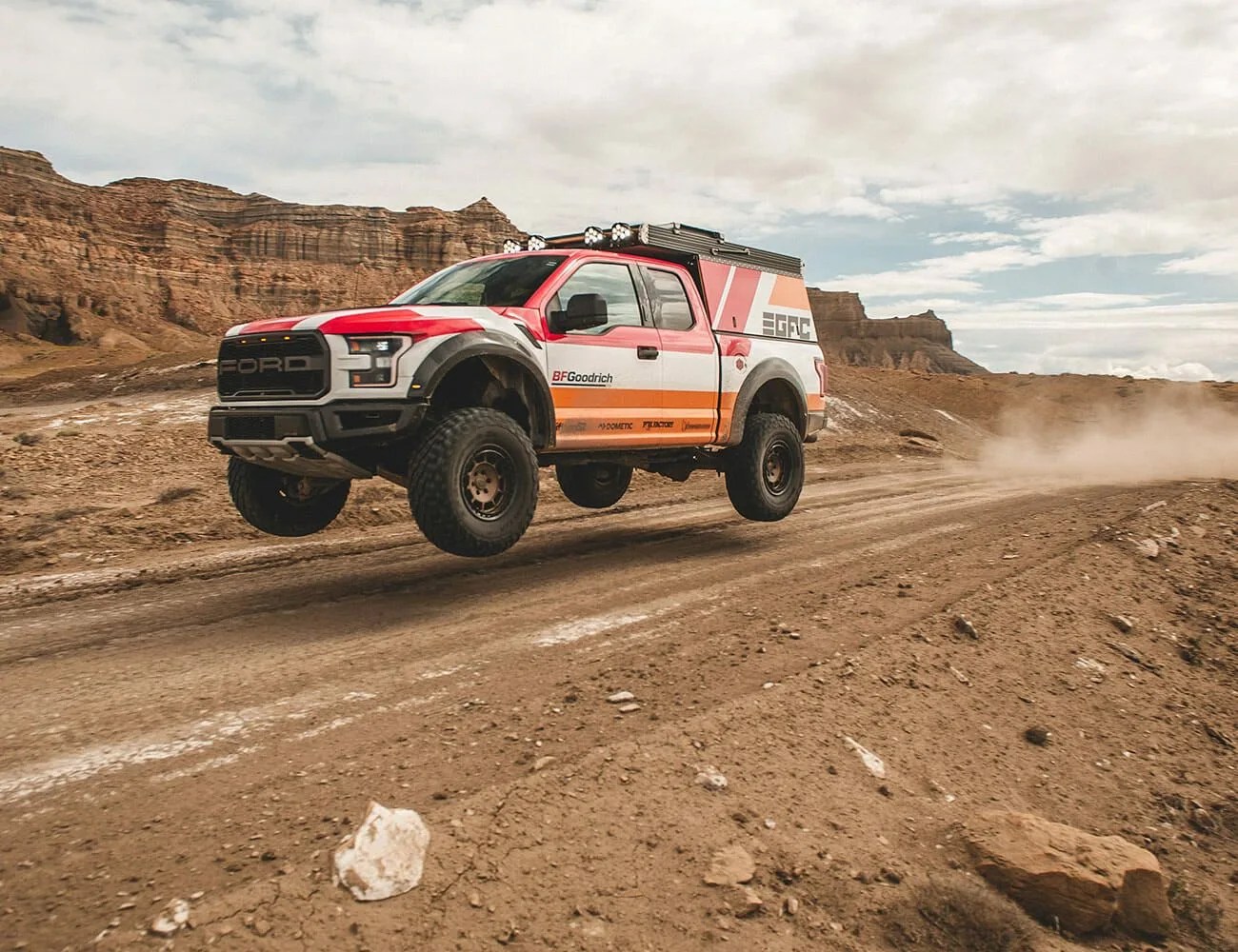 Go-Fast-Campers-gear-patrol-ambiance-5