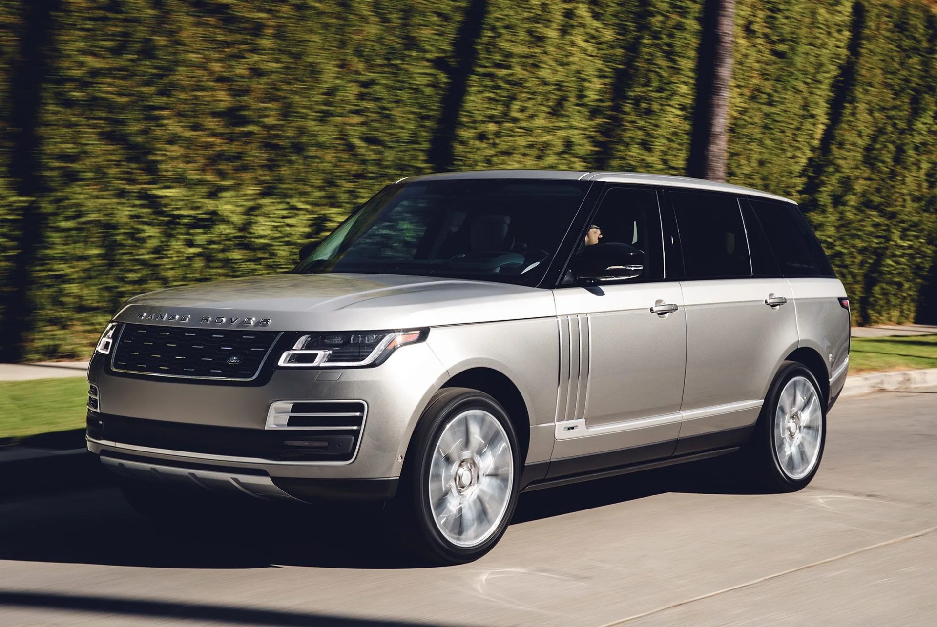 range rover svautobiography gear patrol slide 08