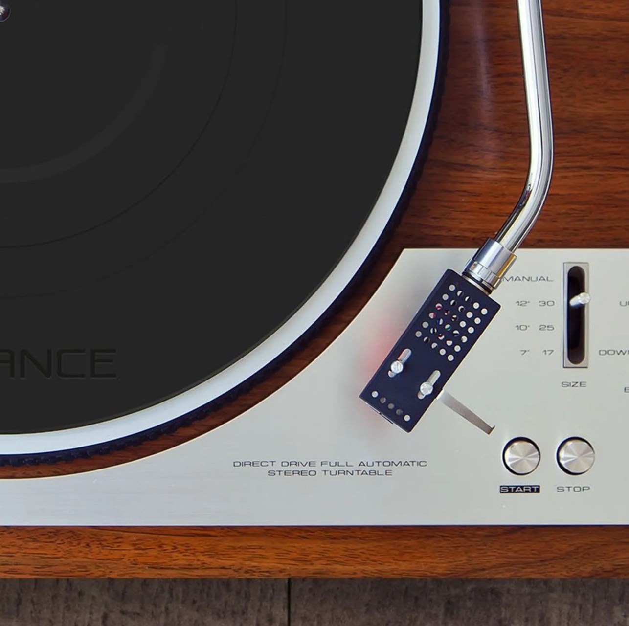 fluance black rubber platter mat on a turntable
