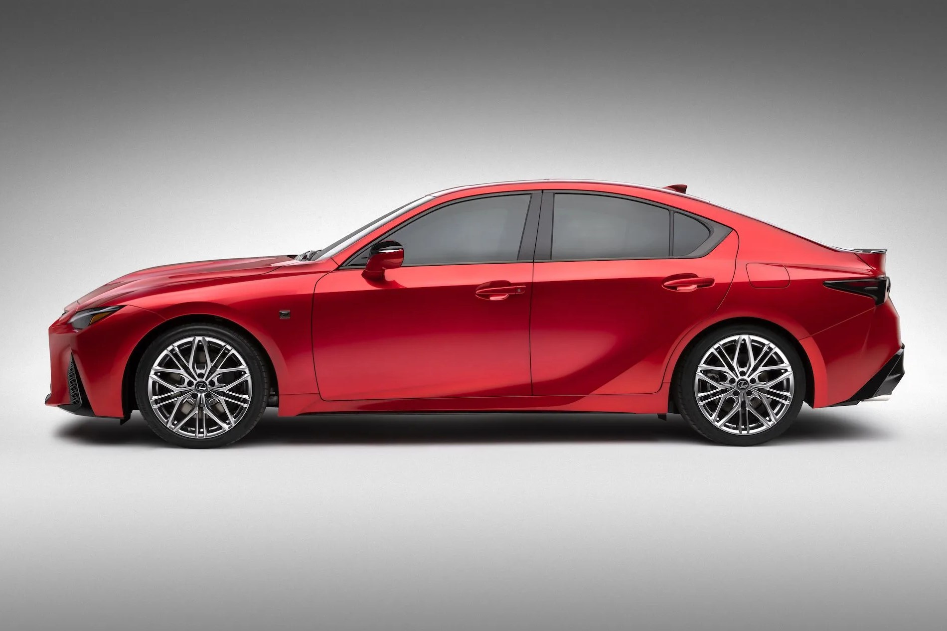 2022 lexus is 500 v8 sport sedan