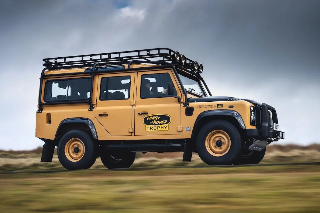land rover defender classic