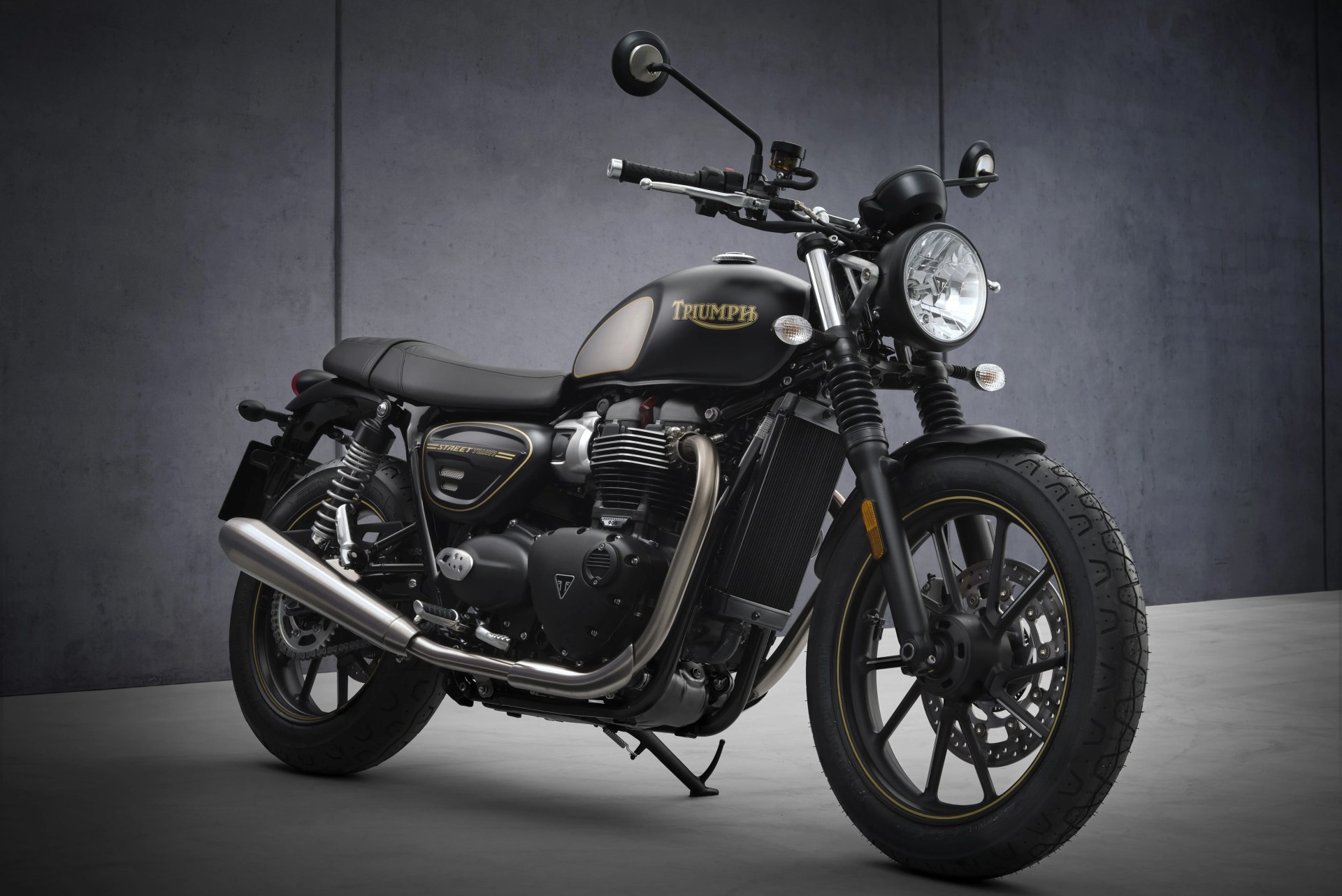 triumph street twin gold line