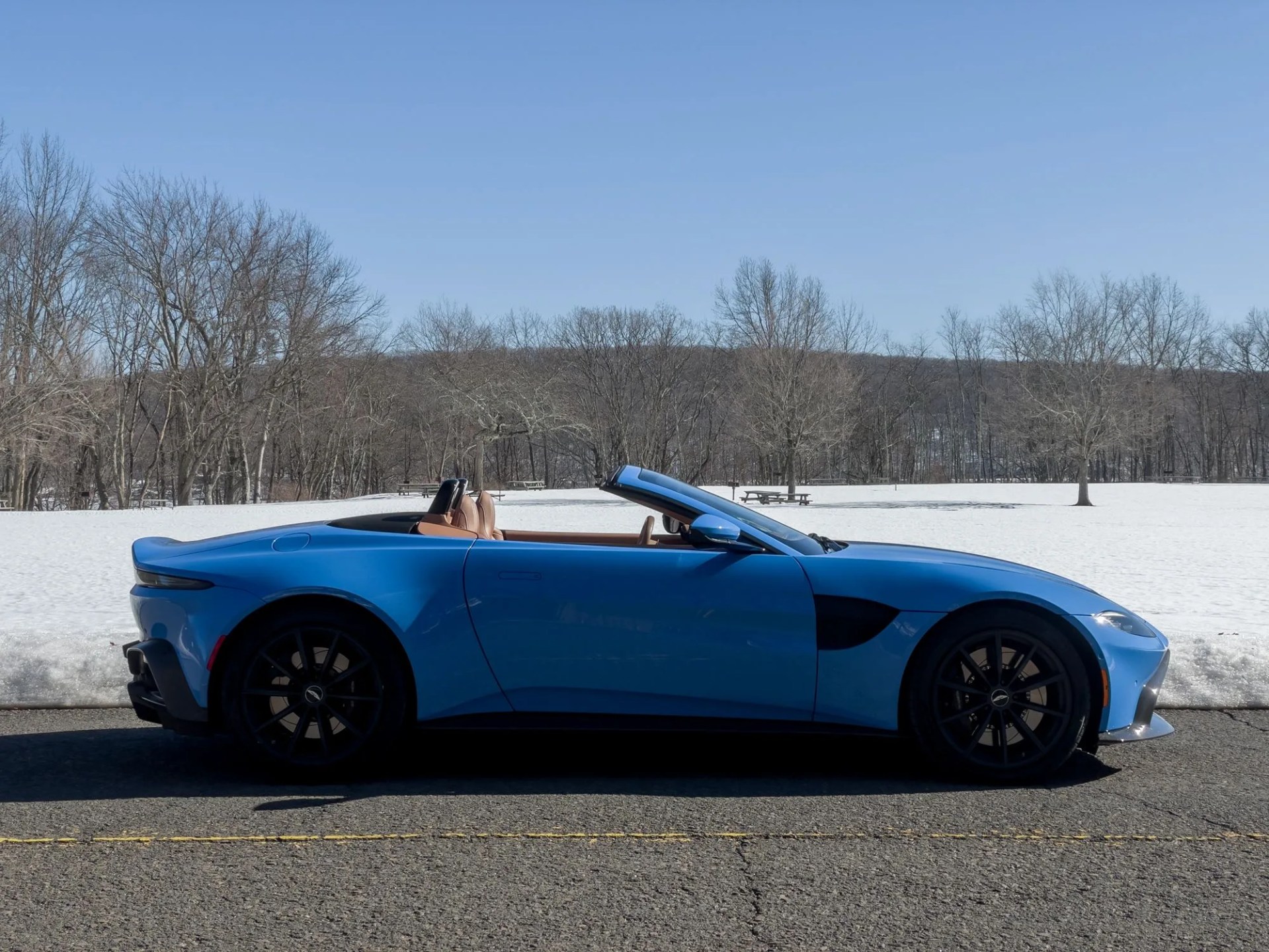 2021 aston martin vantage roadster ceramic blue al copper leather in winter