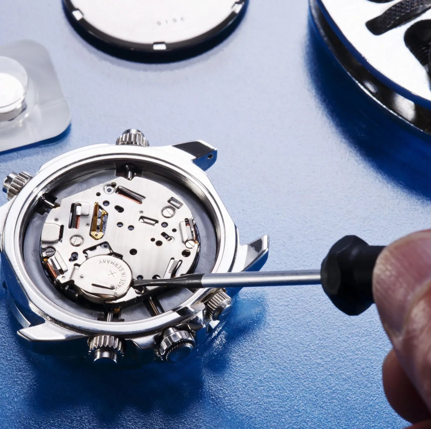 changing watch battery