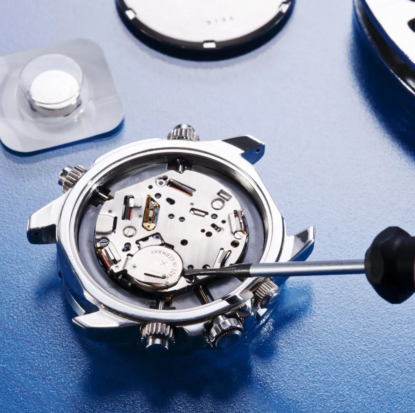 changing watch battery