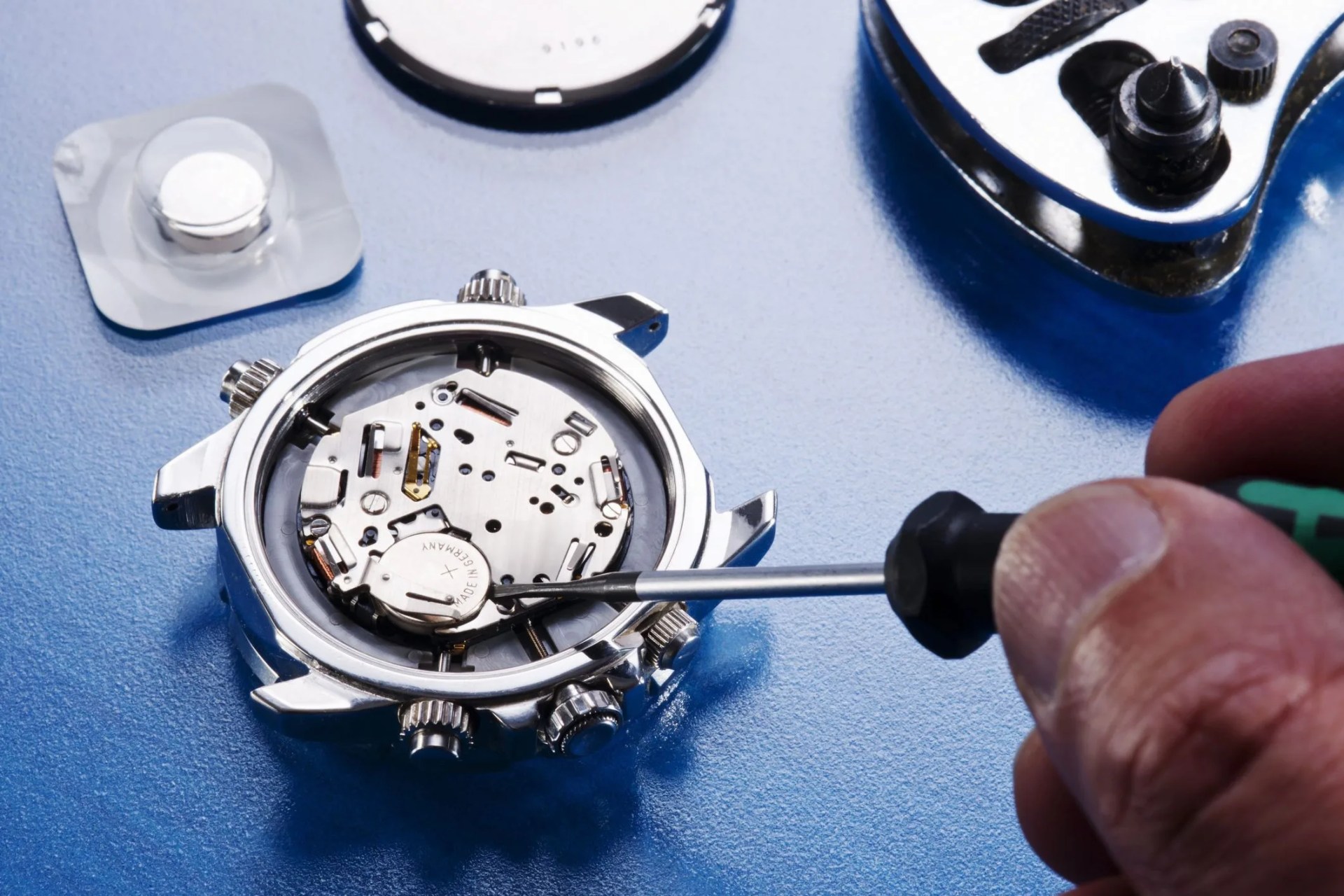 changing watch battery