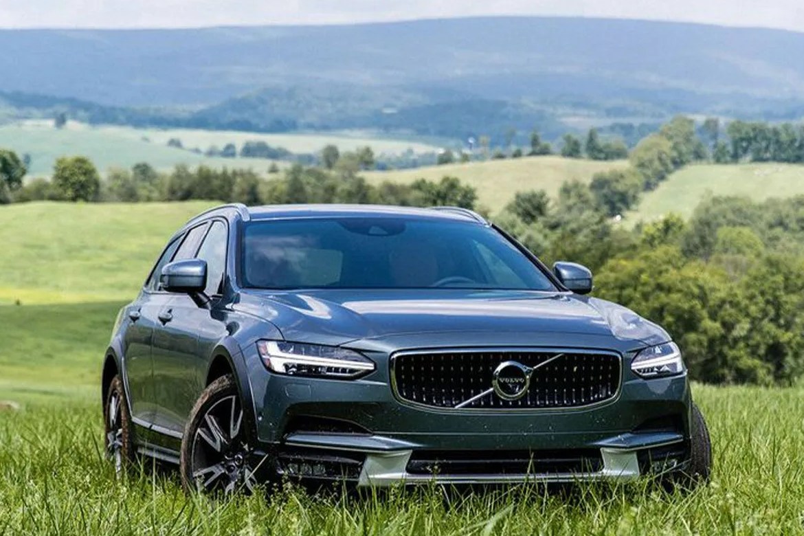 white volvo v90