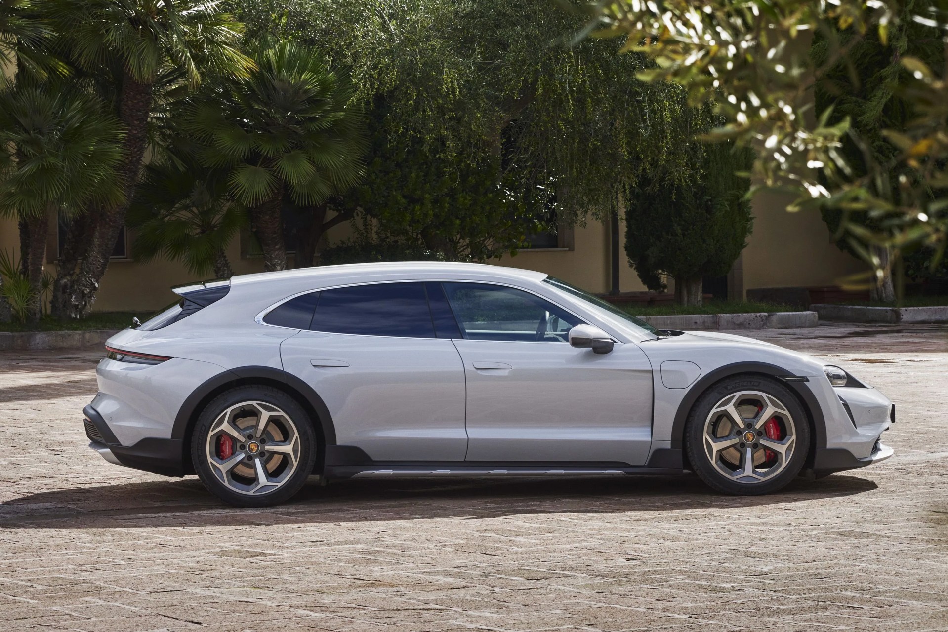 porsche taycan cross turismo 2021