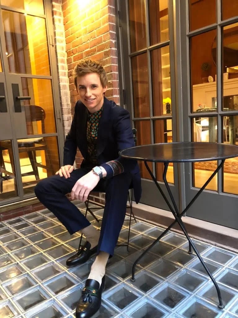 eddie redmayne wearing suit