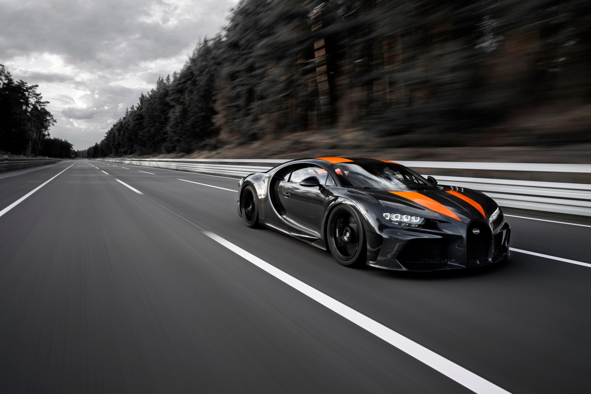 bugatti chiron 300
