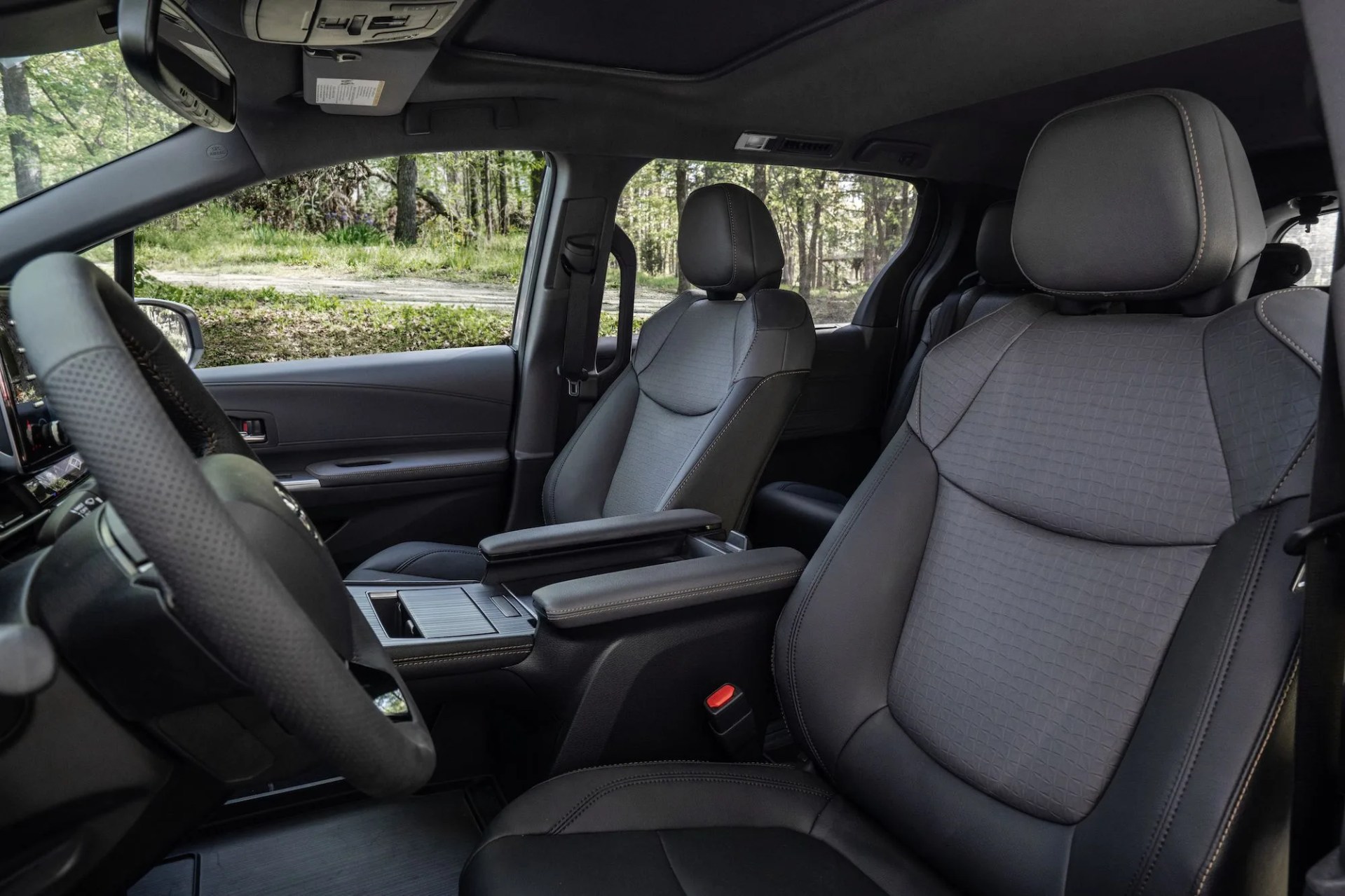 toyota sienna woodland edition
