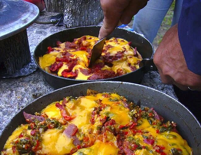 Fry-Bake-Camping-Skillet-gear-patrol-lead-feature