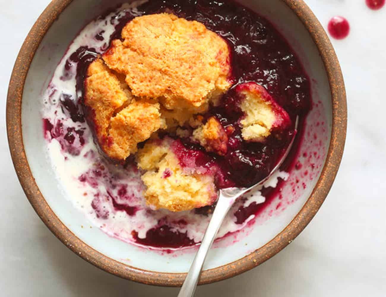 The-20-Best-Things-to-Cook-Cast-Iron-Skillet-Gear-Patrol-Blueberry-Cobbler