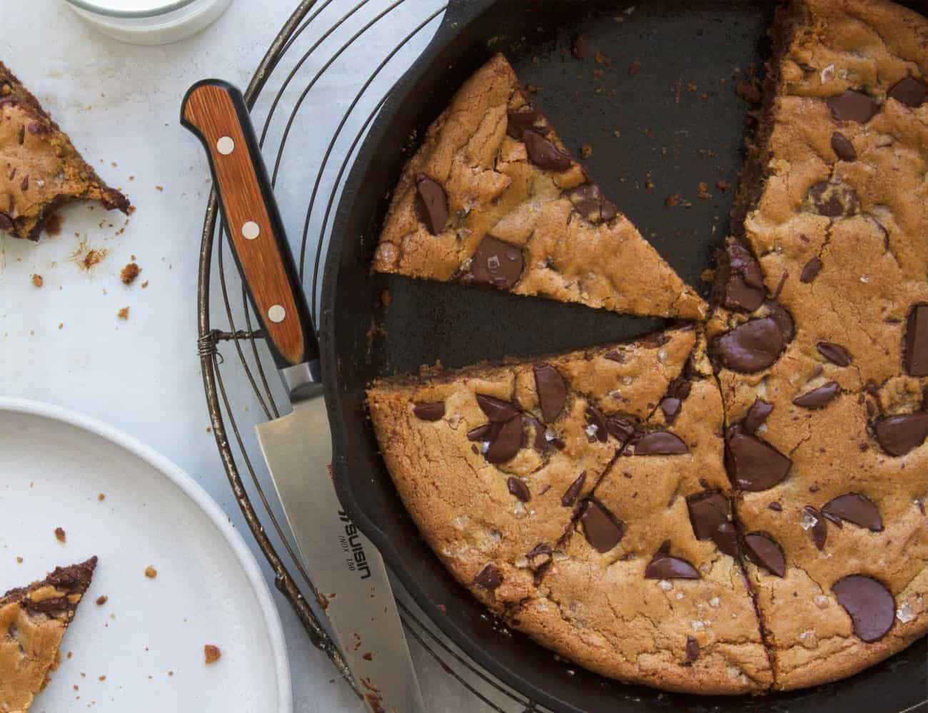 The-20-Best-Things-to-Cook-Cast-Iron-Skillet-Gear-Patrol-Chocolate-Chip-Skillet-Cookie