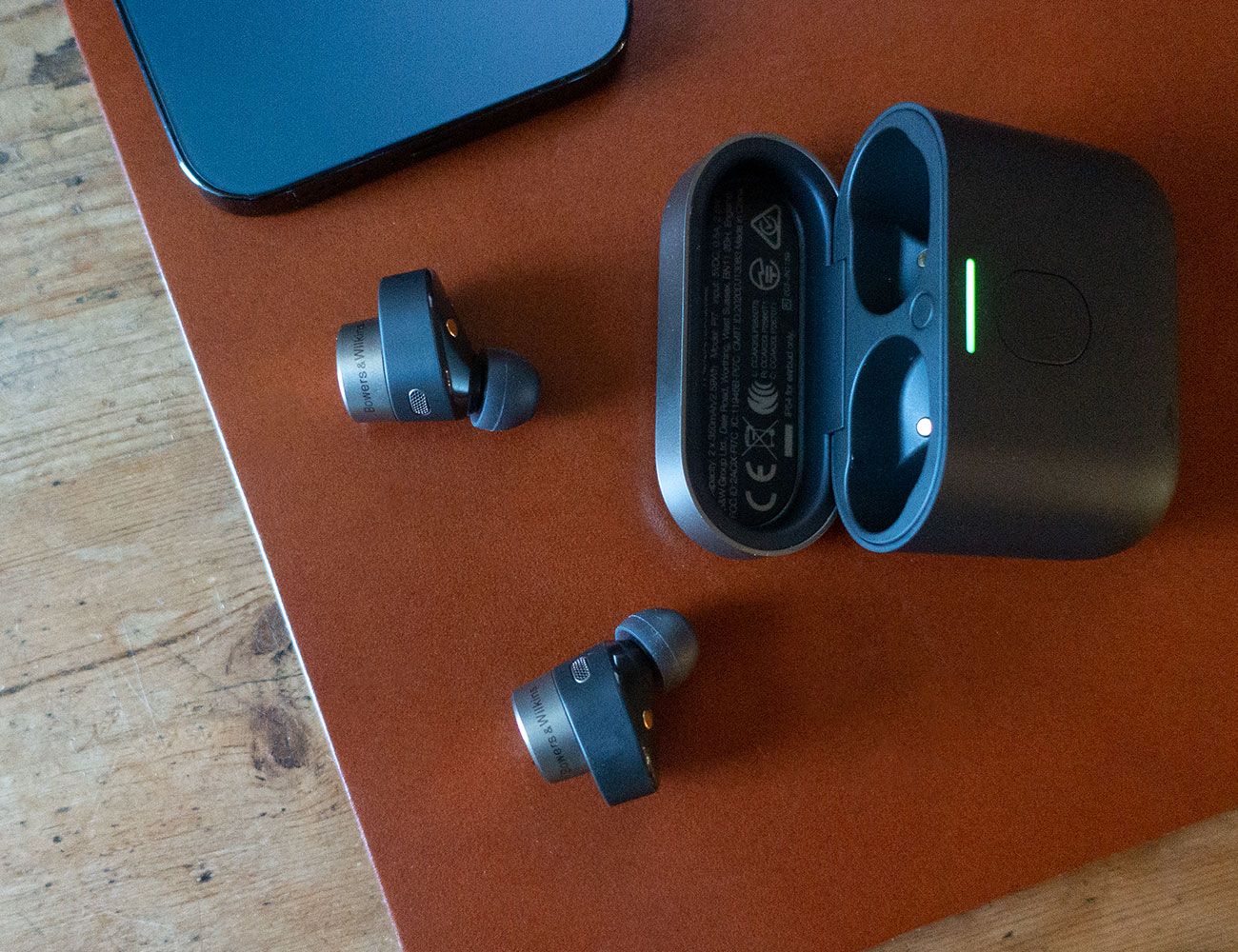 bowers and wilkins wireless earbuds with charging case