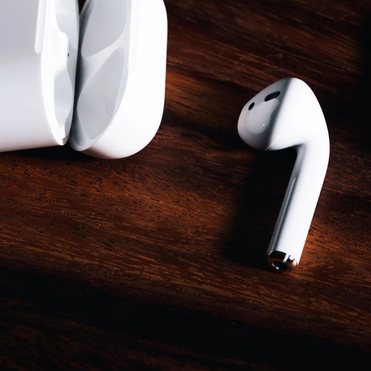 airpods gear patrol ambiance 1