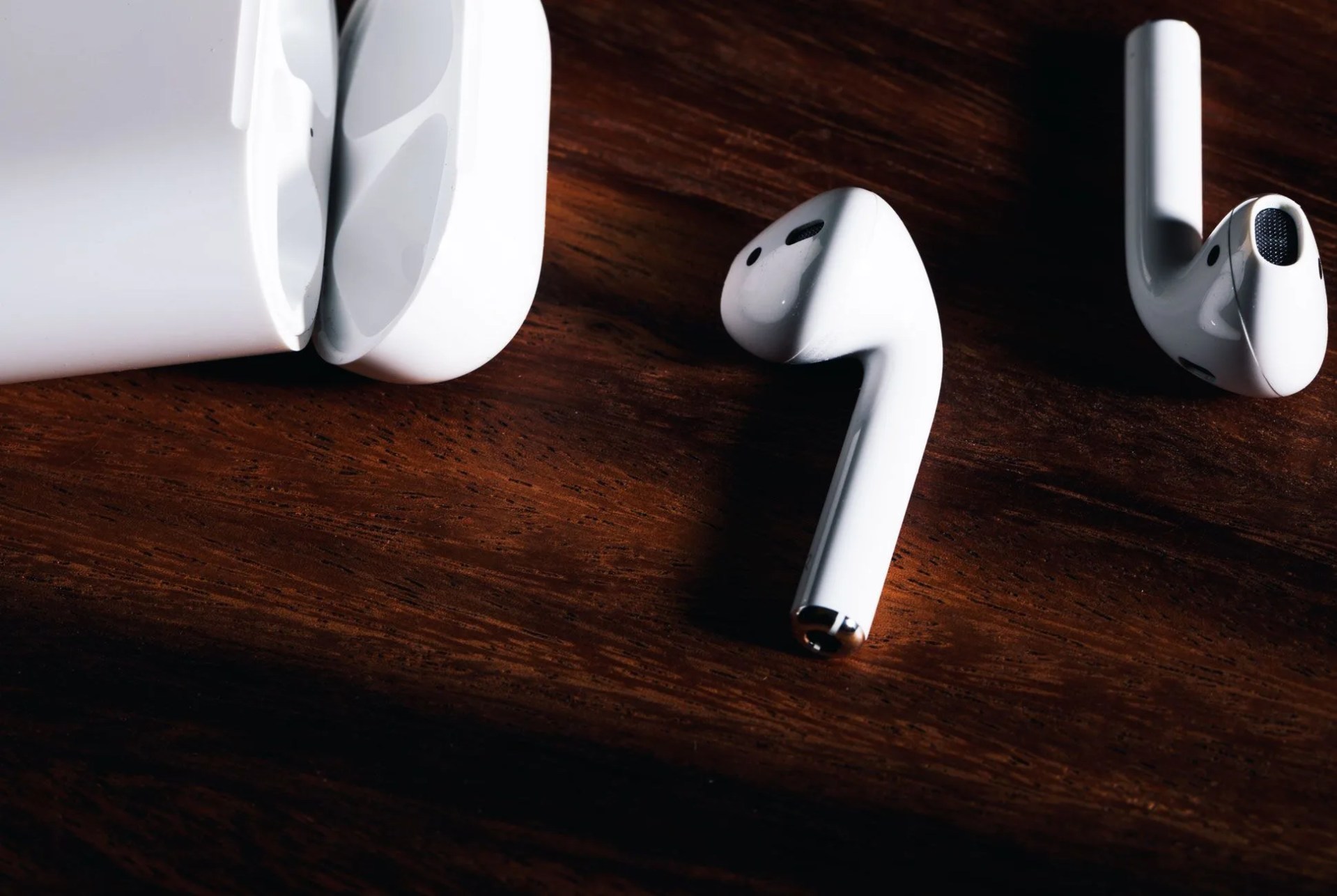 airpods gear patrol ambiance 1