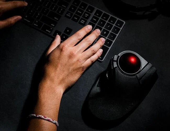 Trackball-Mice-gear-patrol-feature