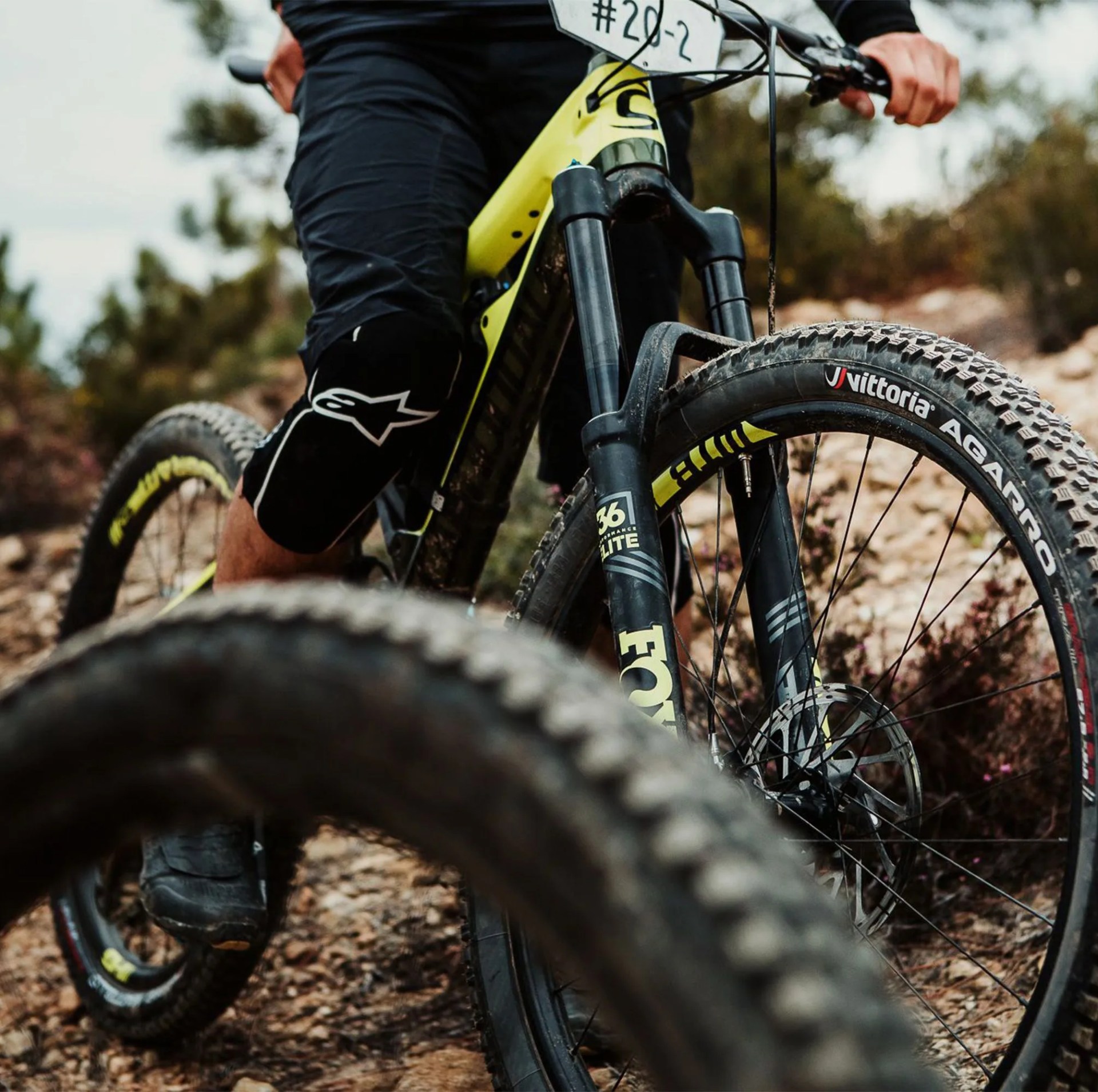 vittoria agarro g2 0 trail 4c tire