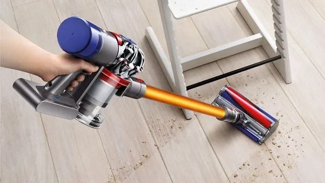 dyson v8