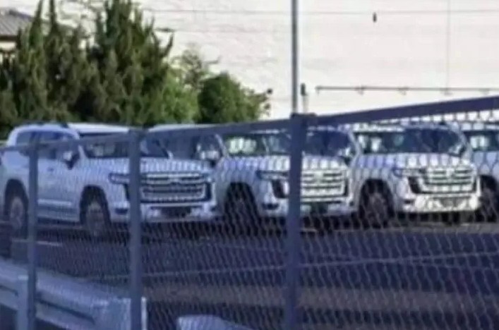 land cruisers