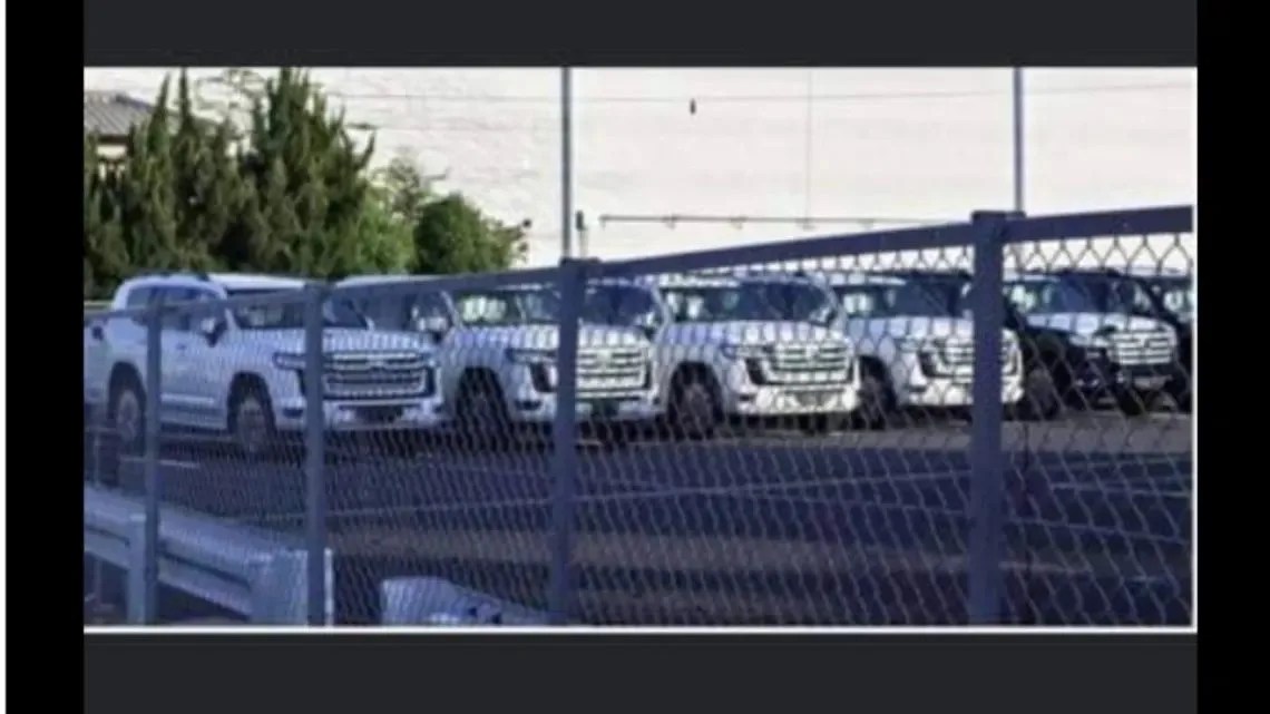 land cruisers