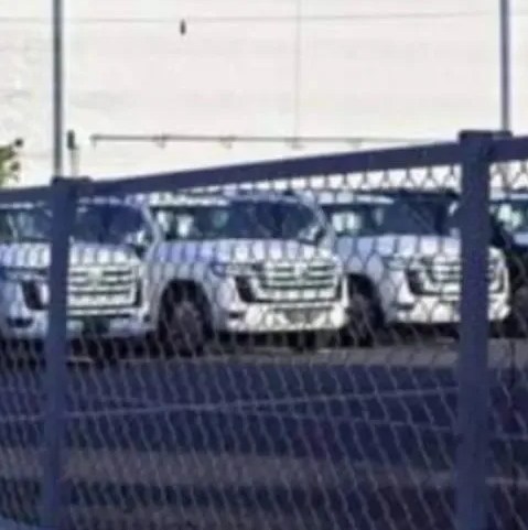 land cruisers